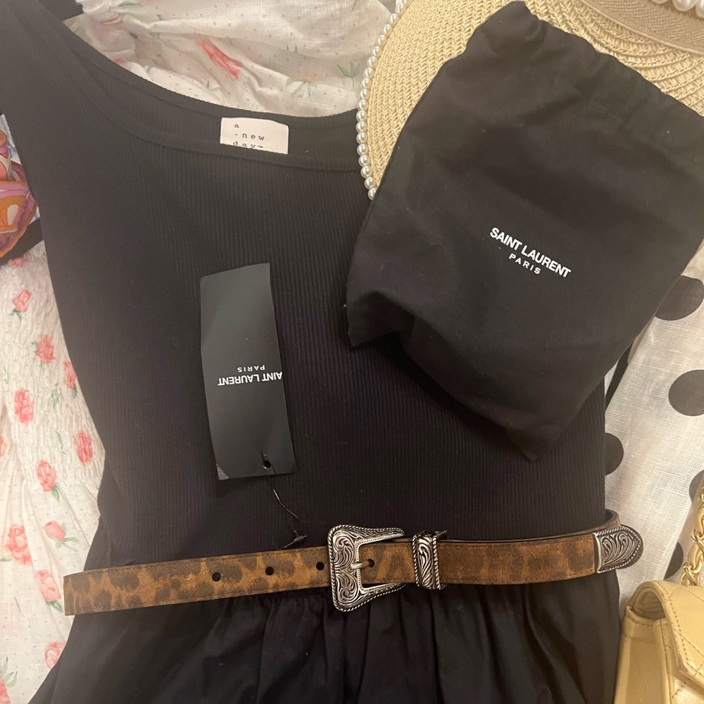 YSL belt new never worn. Includes dust bag